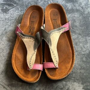 Grey pink Naot leather sandals sz 37 narrow